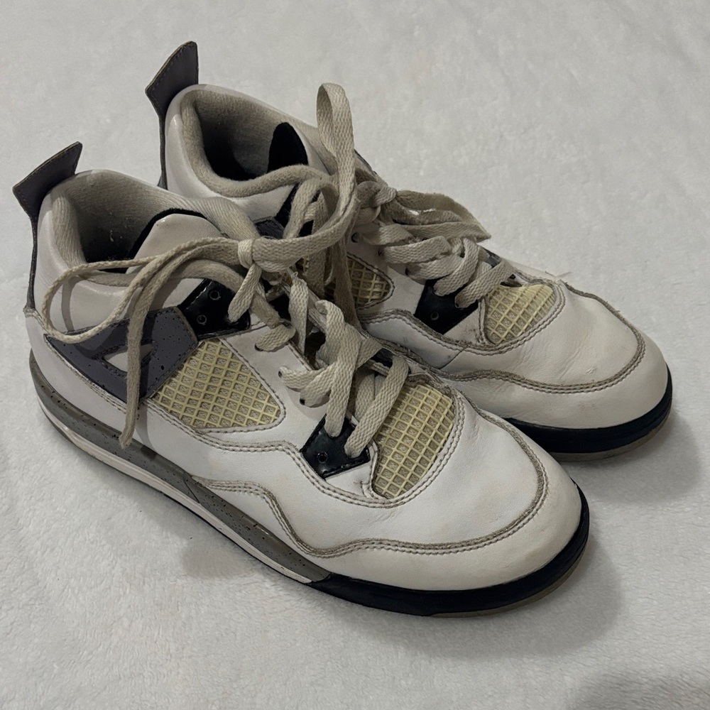 Nike Air Jordan 4 Retro "White Cement" sneaker
 size 3